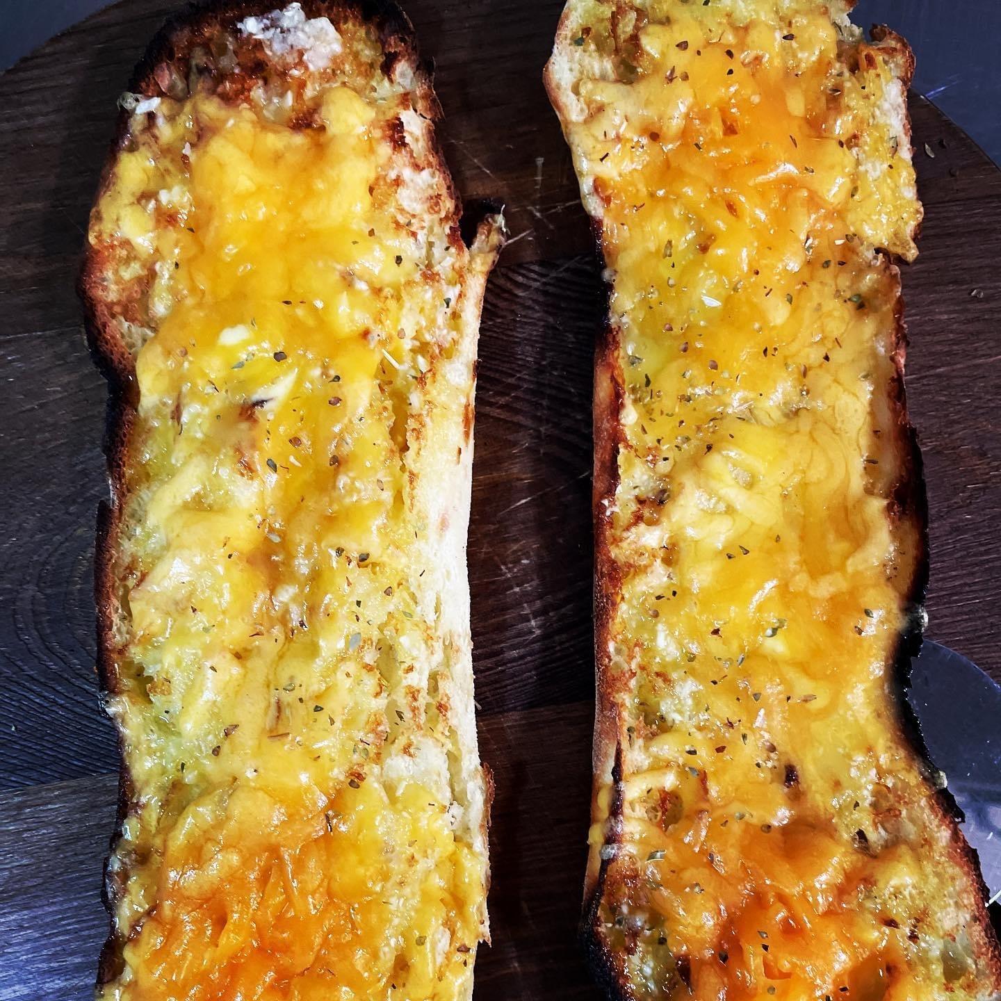 Cheesy garlic bread